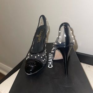 Chanel Black/Transparent Patent Leather and PVC Pearl Embellished Cap Toe Pumps